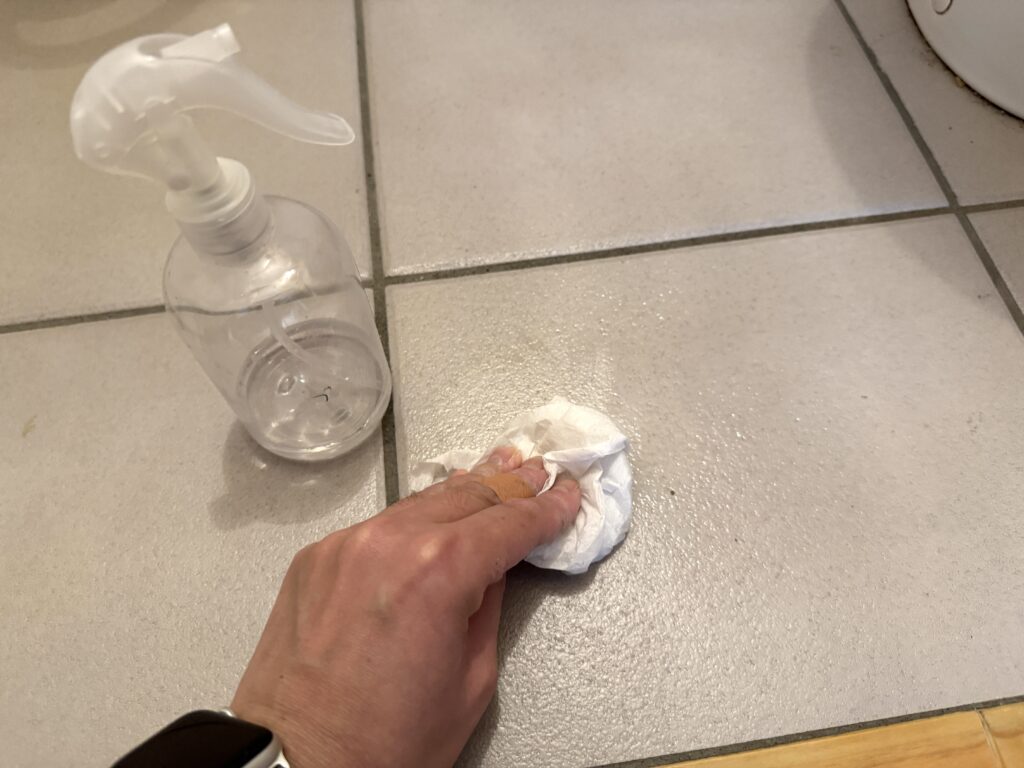 自然素材の家 お手洗い トイレ タイル 掃除