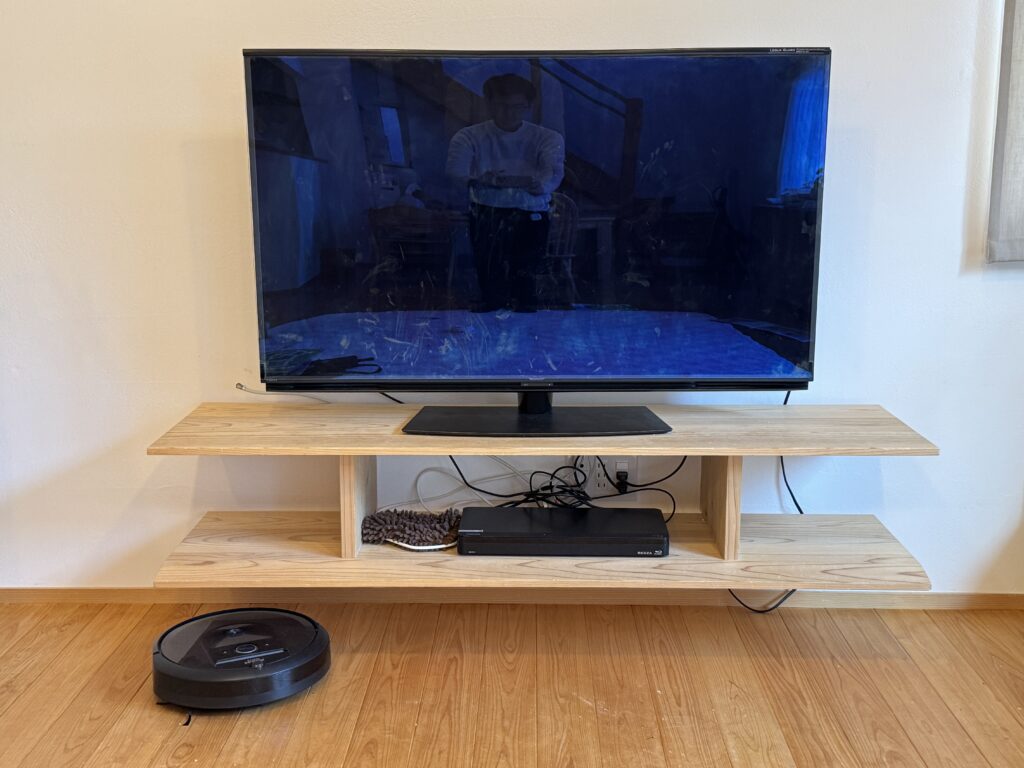自然素材の家 造作TVボード