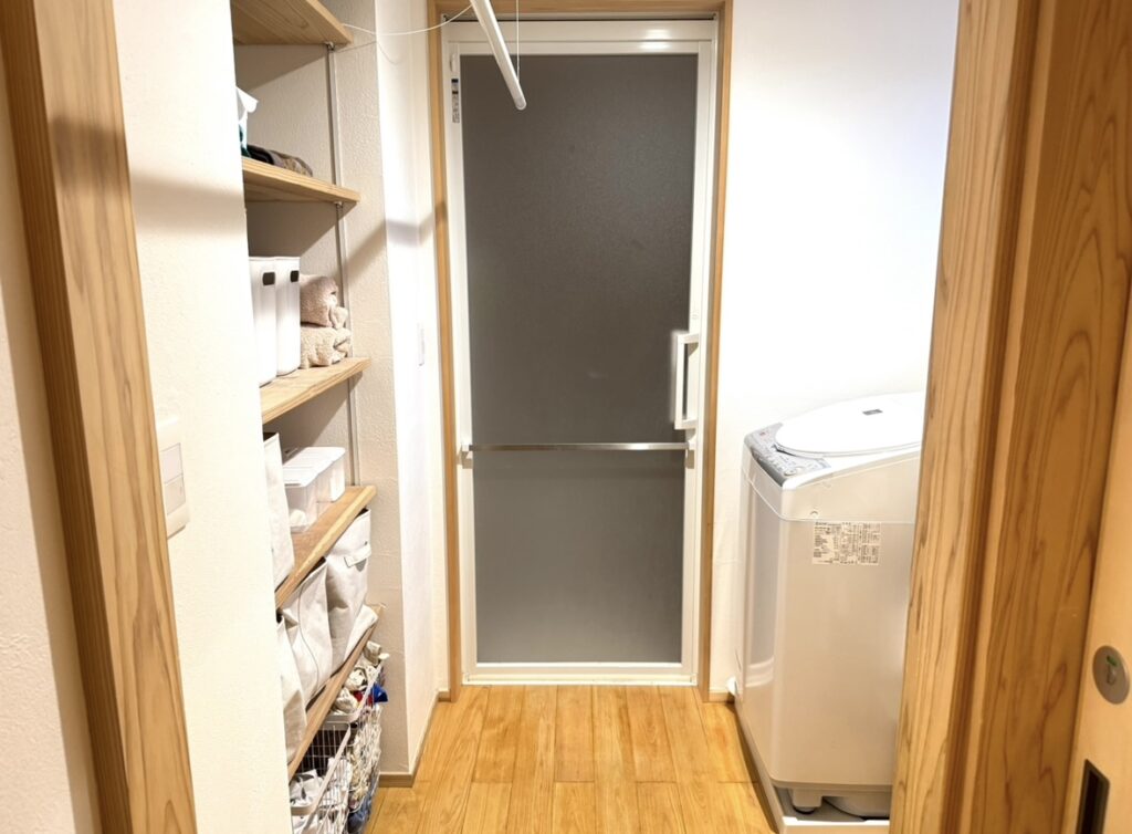 自然素材の家 風呂 洗面